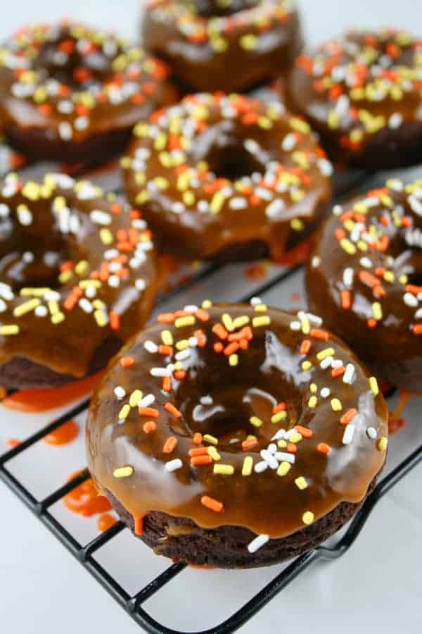 Pumpkin-Spice-Chocolate-Donuts