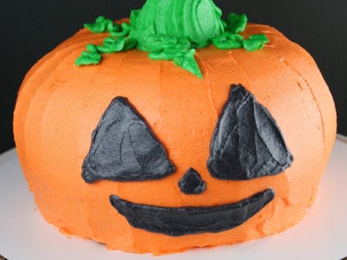 halloween pumpkin cake mom