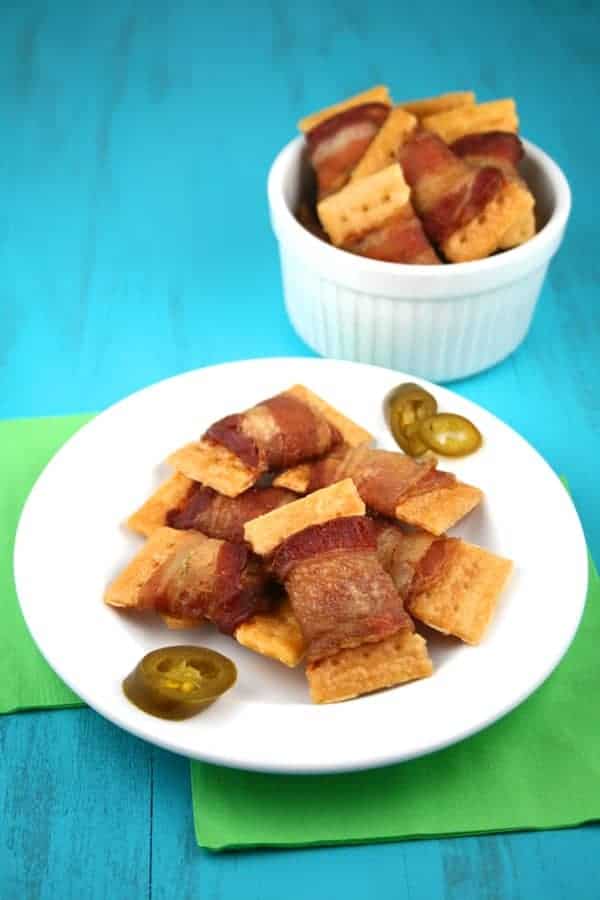 3-Ingredient-Bacon-Jalapeno-Crackers-2