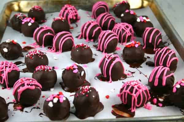 Berry-Oreo-Truffles-Tray