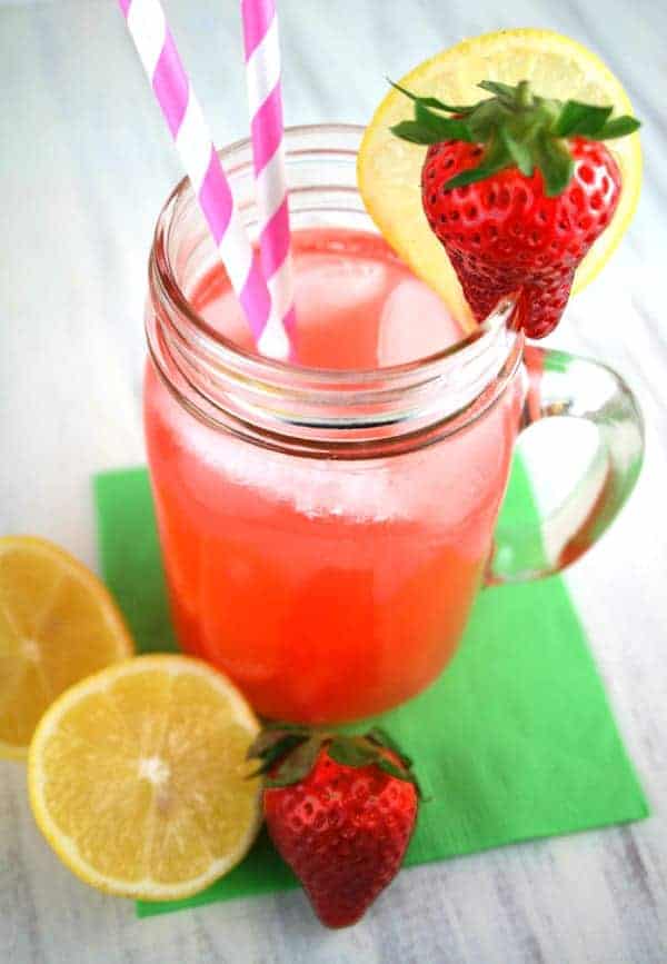 Sparkling-Pink-Pineapple-Lemonade-3