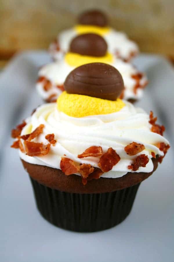 Chocolate-Creme-Eggs-&-Bacon-Cupcakes-4