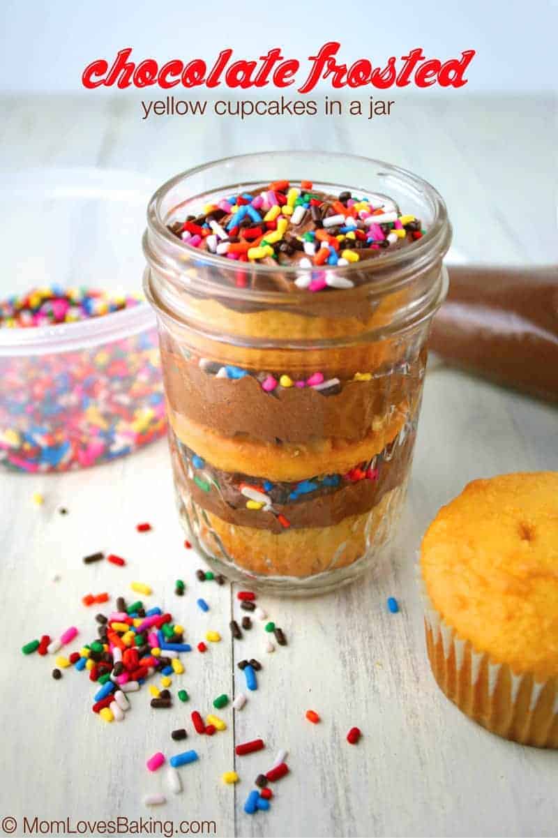 Chocolate-Frosted-Yellow-Cupcakes-in-a-jar-3a