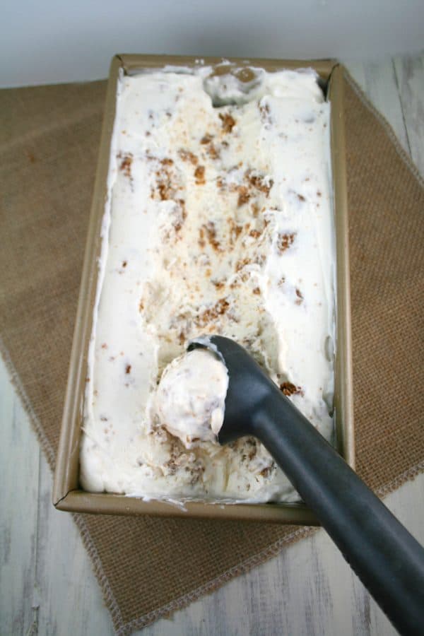 Oatmeal Creme Pie Ice Cream Mom Loves Baking