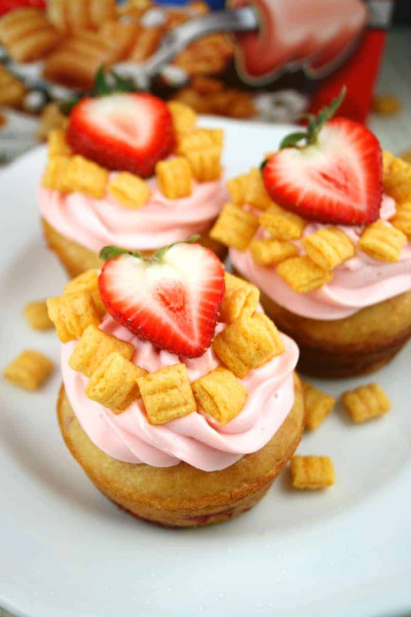 Capn-Crunch-Pancake-Muffins-3