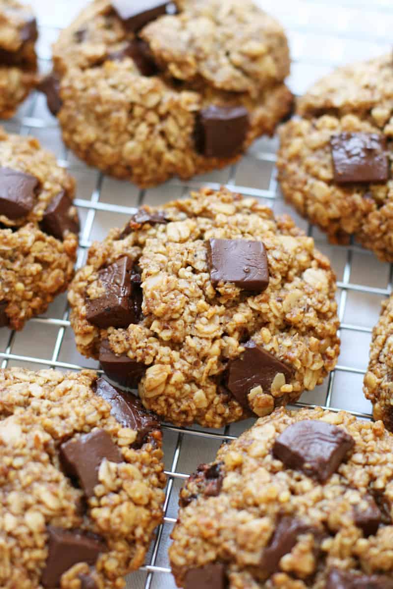 Oatmeal-Chocolate-Chunk-Breakfast-Cookies-4