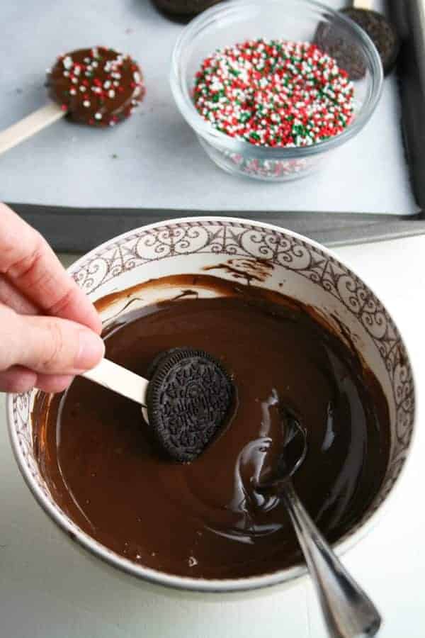 Holiday OREO Cookie Pops - Mom Loves Baking