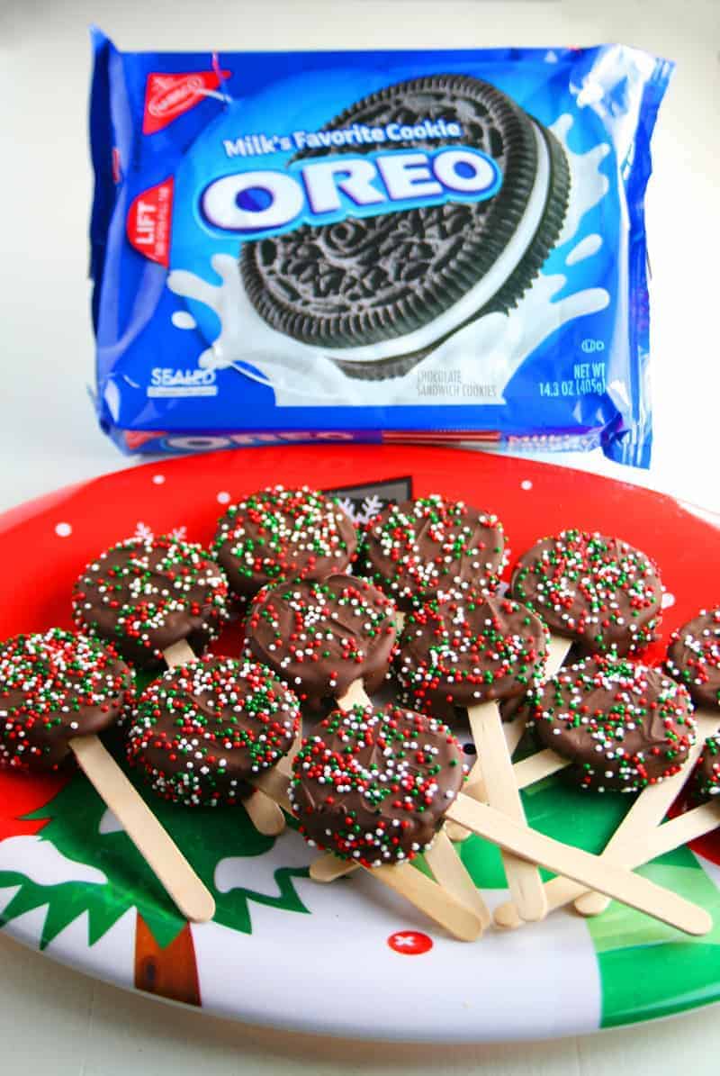 Holiday OREO Cookie Pops - Mom Loves Baking