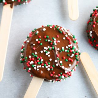 Holiday OREO Cookie Pops - Mom Loves Baking
