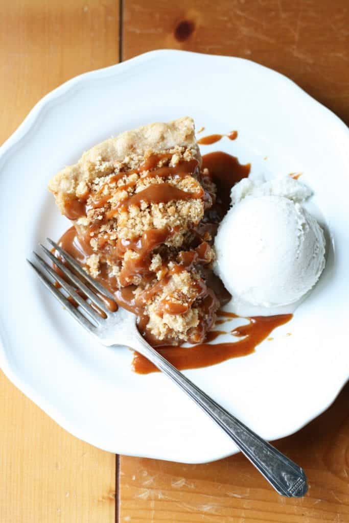 Apple pie with pumpkin caramel sauce