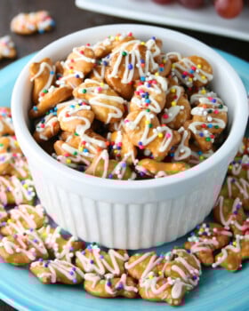 Chocolate Covered Goldfish Pretzels