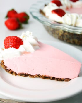 No-Bake Strawberry Cream Pie