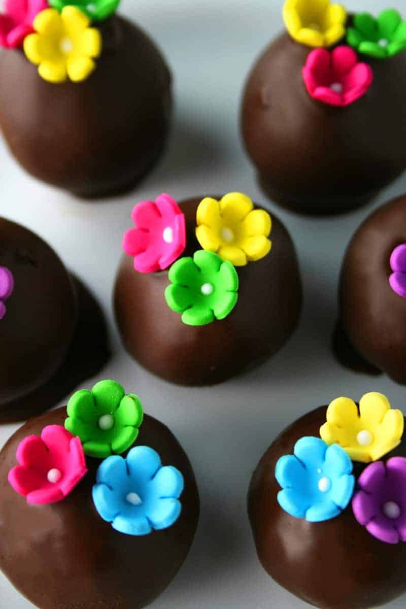 OREO Cookie Balls with Flowers