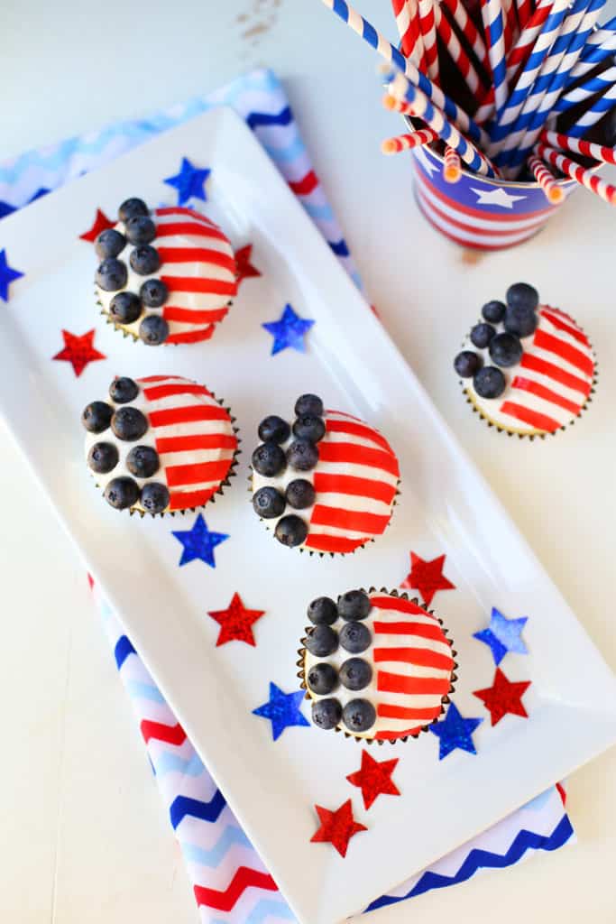 American Flag Cupcakes - Mom Loves Baking