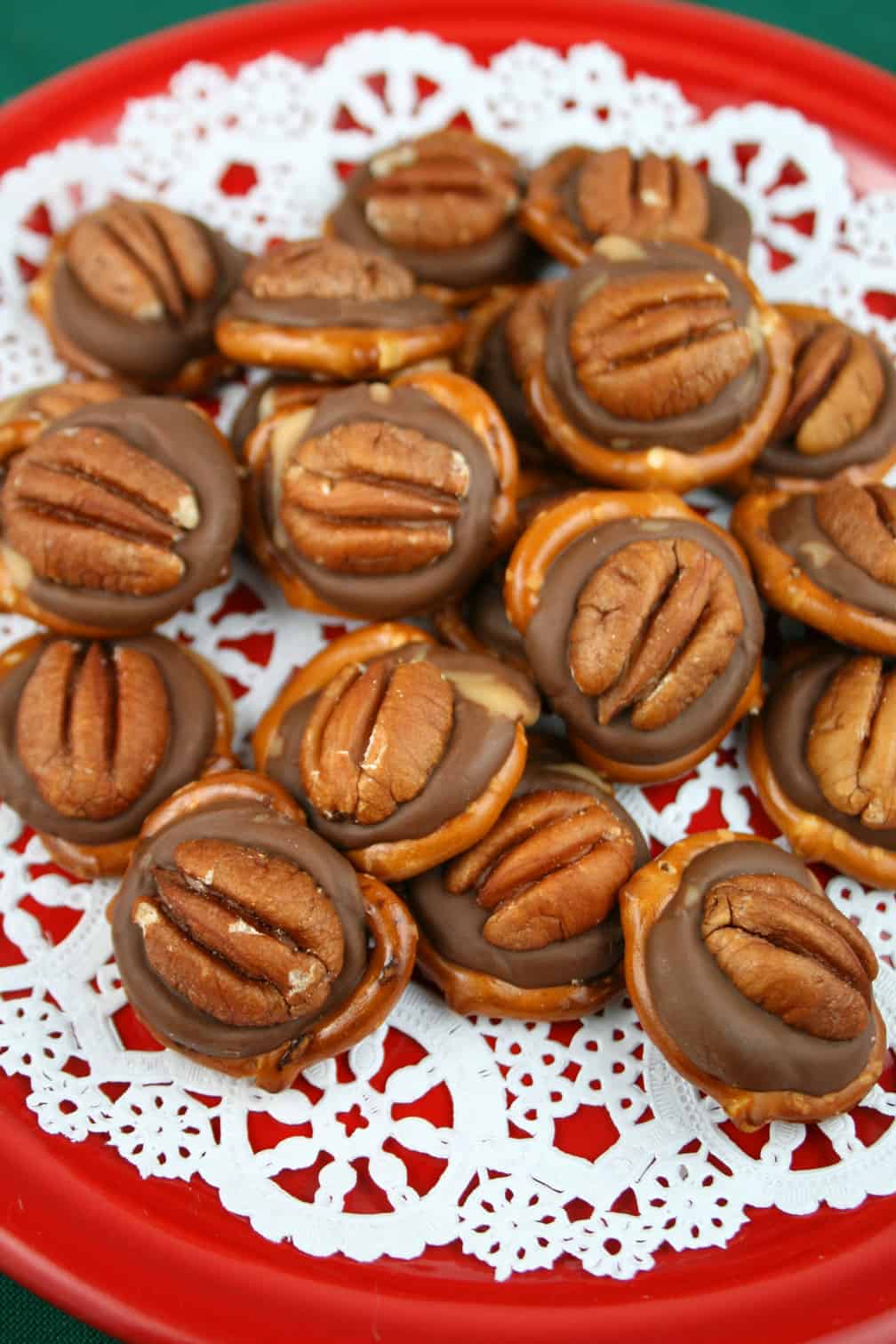 Easy Chocolate Caramel Turtles