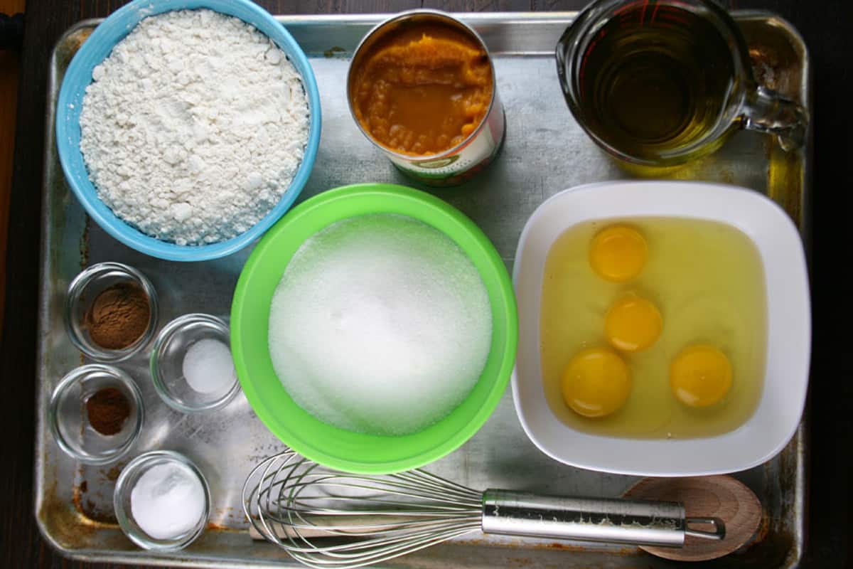 Ingredients needed to make pumpkin bars.