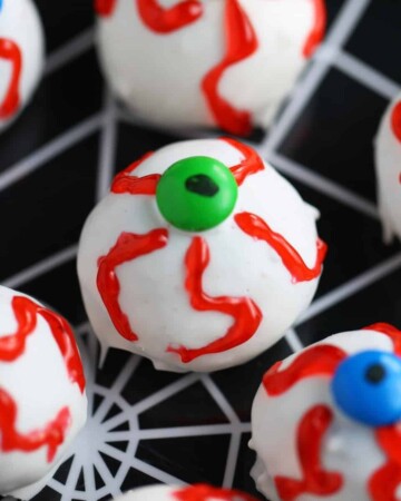 Eyeball Oreo Cookie Balls