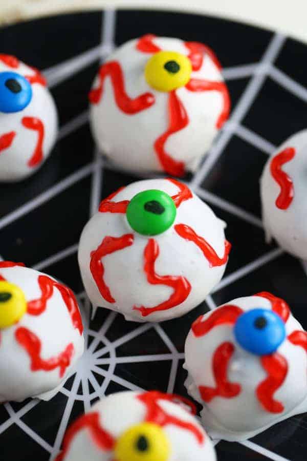 Eyeball Oreo Cookie Balls