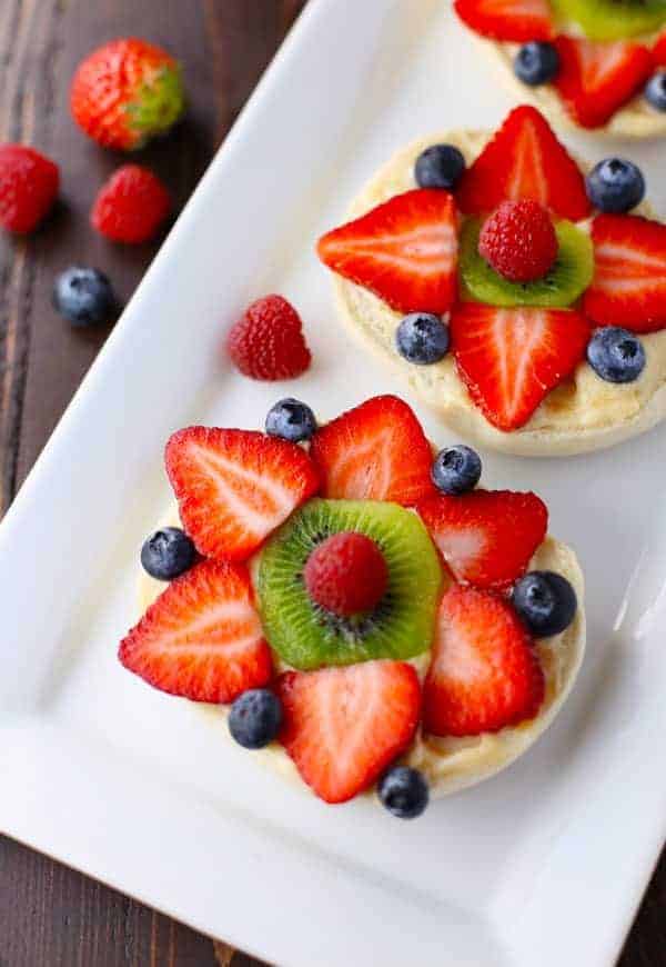 Easy Bagel Fruit Pizza