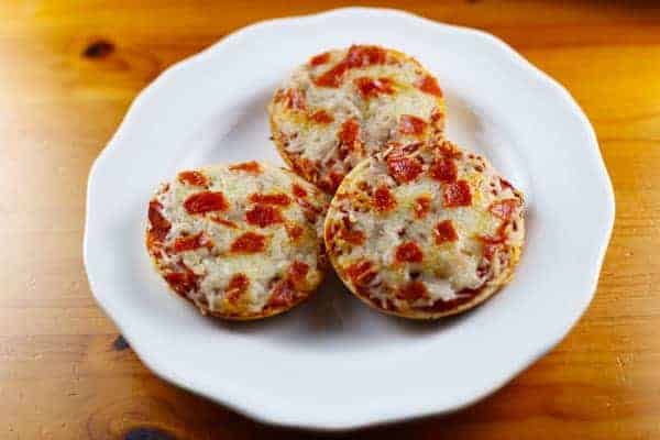 Easy mini bagel pizza recipe
