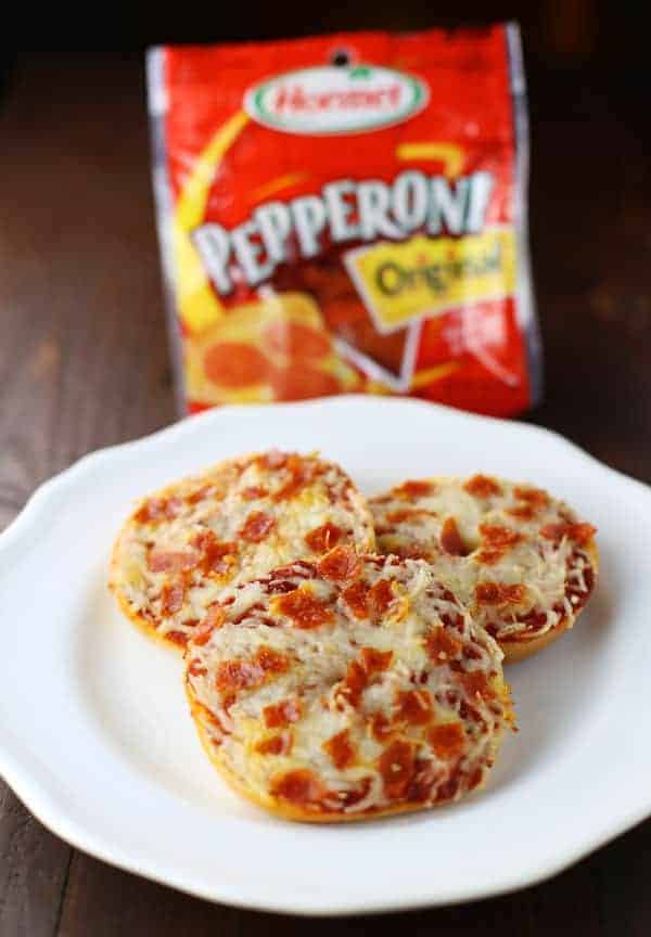 Mini Bagel Pizzas with Pepperoni - Mom Loves Baking