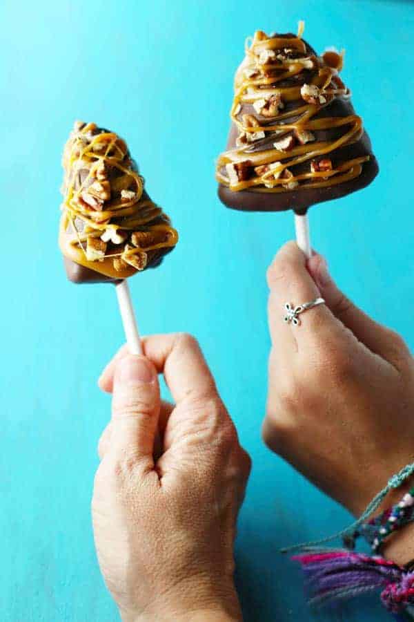 Chocolate Turtle Cheesecake Pops