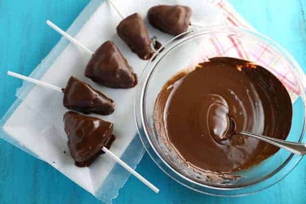 Chocolate Turtle Cheesecake Pops