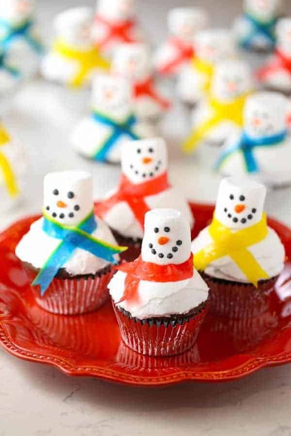 Easy Marshmallow Snowman Cupcakes