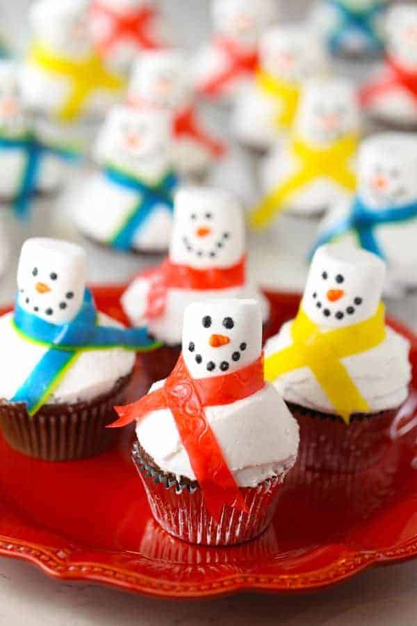 Easy Marshmallow Snowman Cupcakes