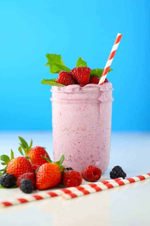 Easy Triple Berry Fruit Smoothie