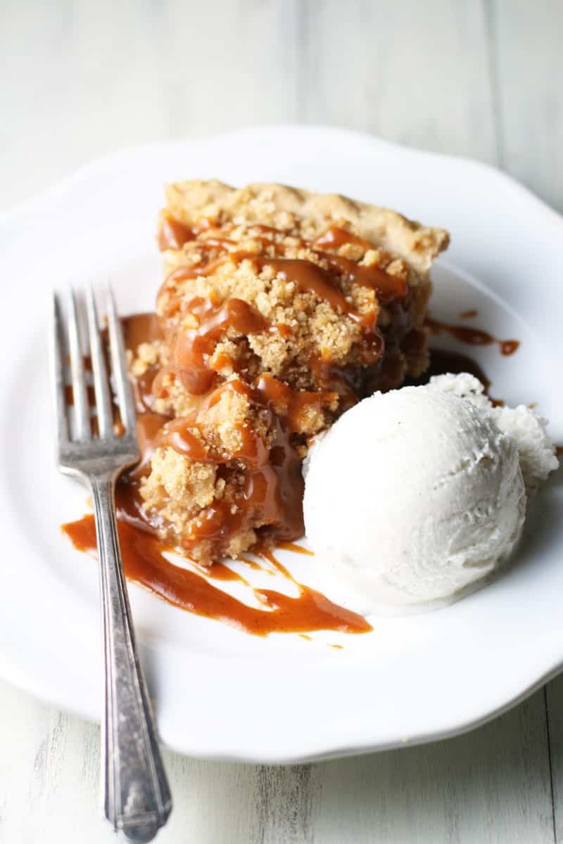 Apple pie with pumpkin caramel sauce