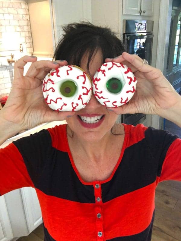 How to make scary good halloween donuts