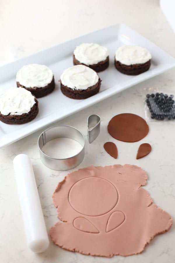 DIY cute critter fox, badger and bear cupcakes