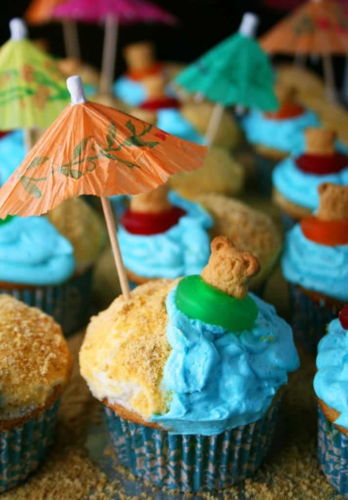 Luau cupcakes