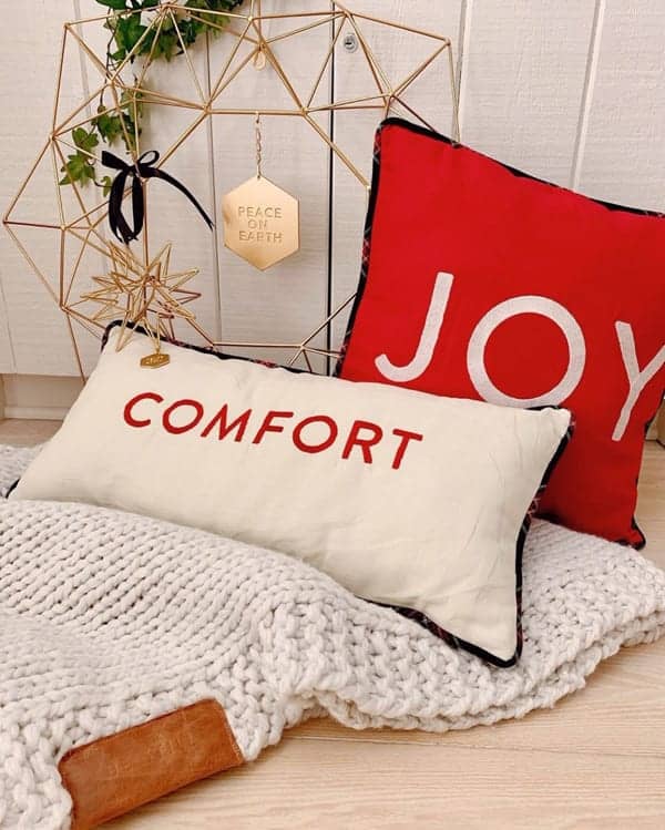 Simply Christmas pillows and blanket