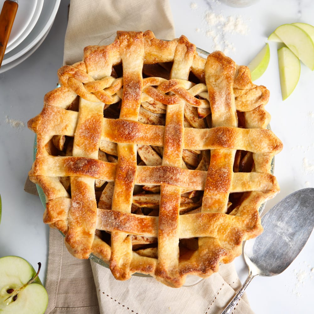 The BEST Old Fashioned Apple Pie Recipe - Boston Girl Bakes