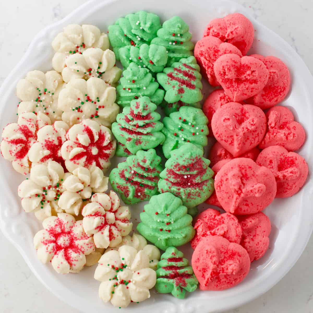 https://www.momlovesbaking.com/wp-content/uploads/2020/12/Christmas-Cookie-Press-SQ-1.jpg