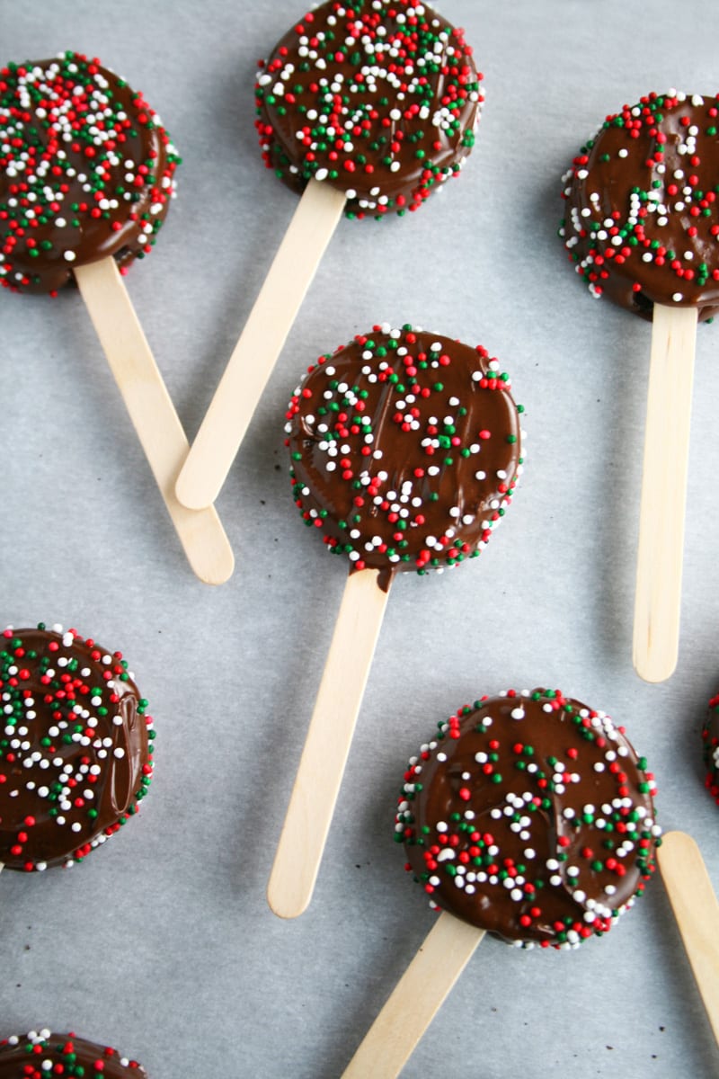 Holiday oreo cookie pops