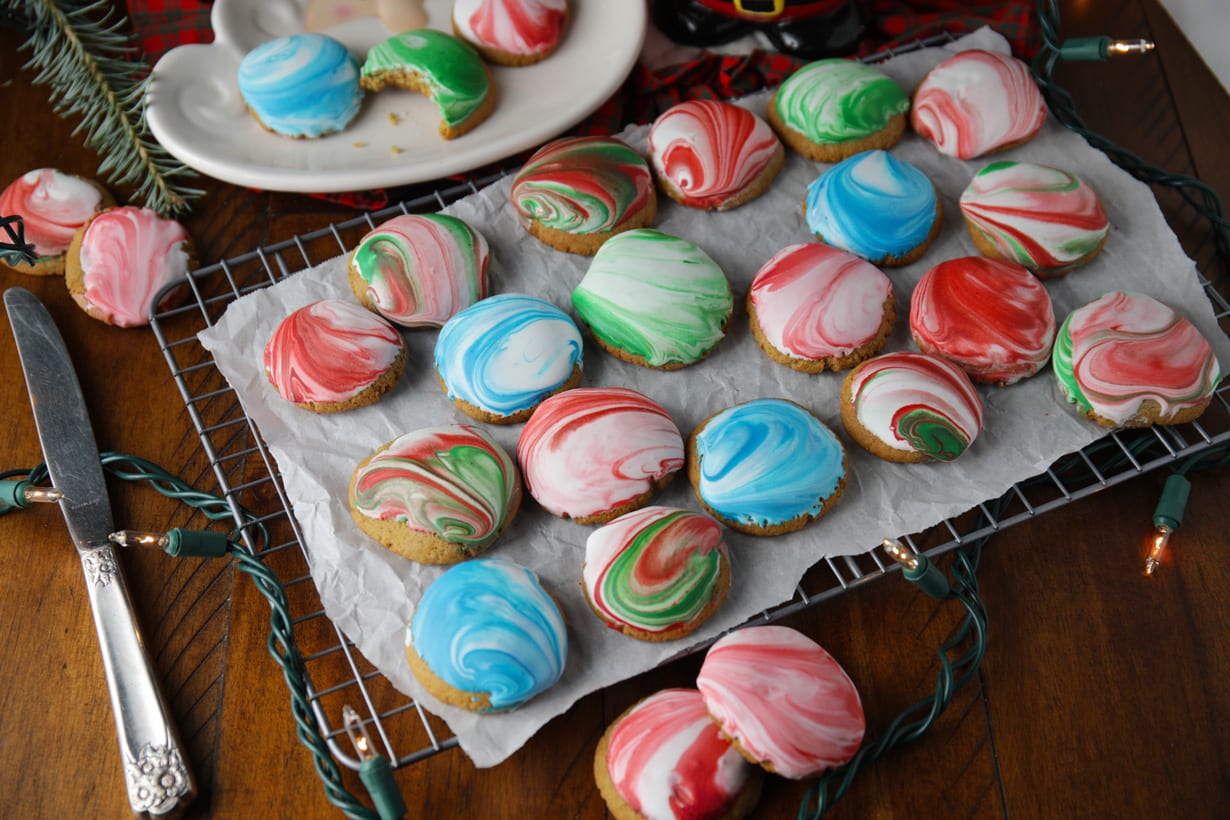 Marbled royal icing christmas cookies recipe