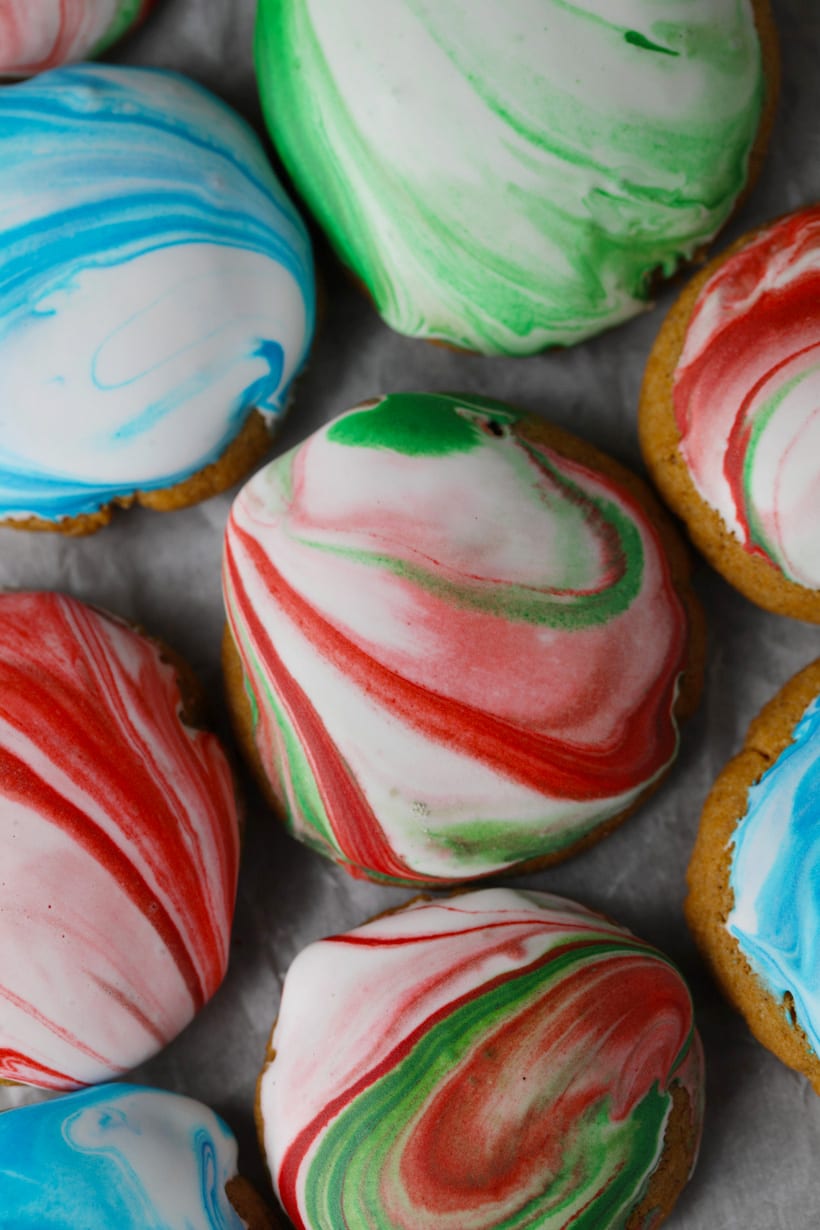 Marbled royal icing christmas gingerbread cookies recipe