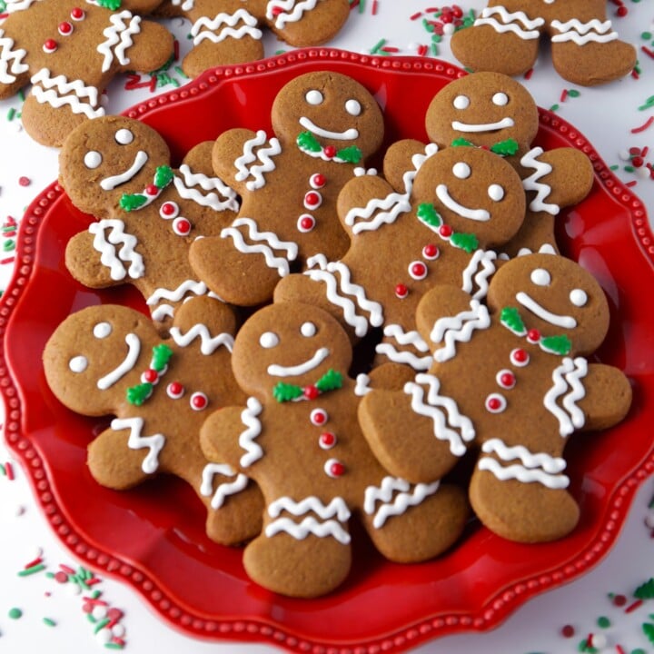 Soft and chewy gingerbread men cookies recipe