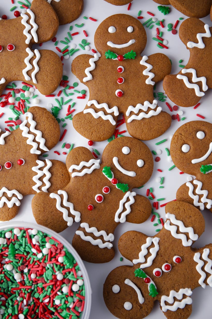 The best recipe for gingerbread men cookies and royal icing decorations