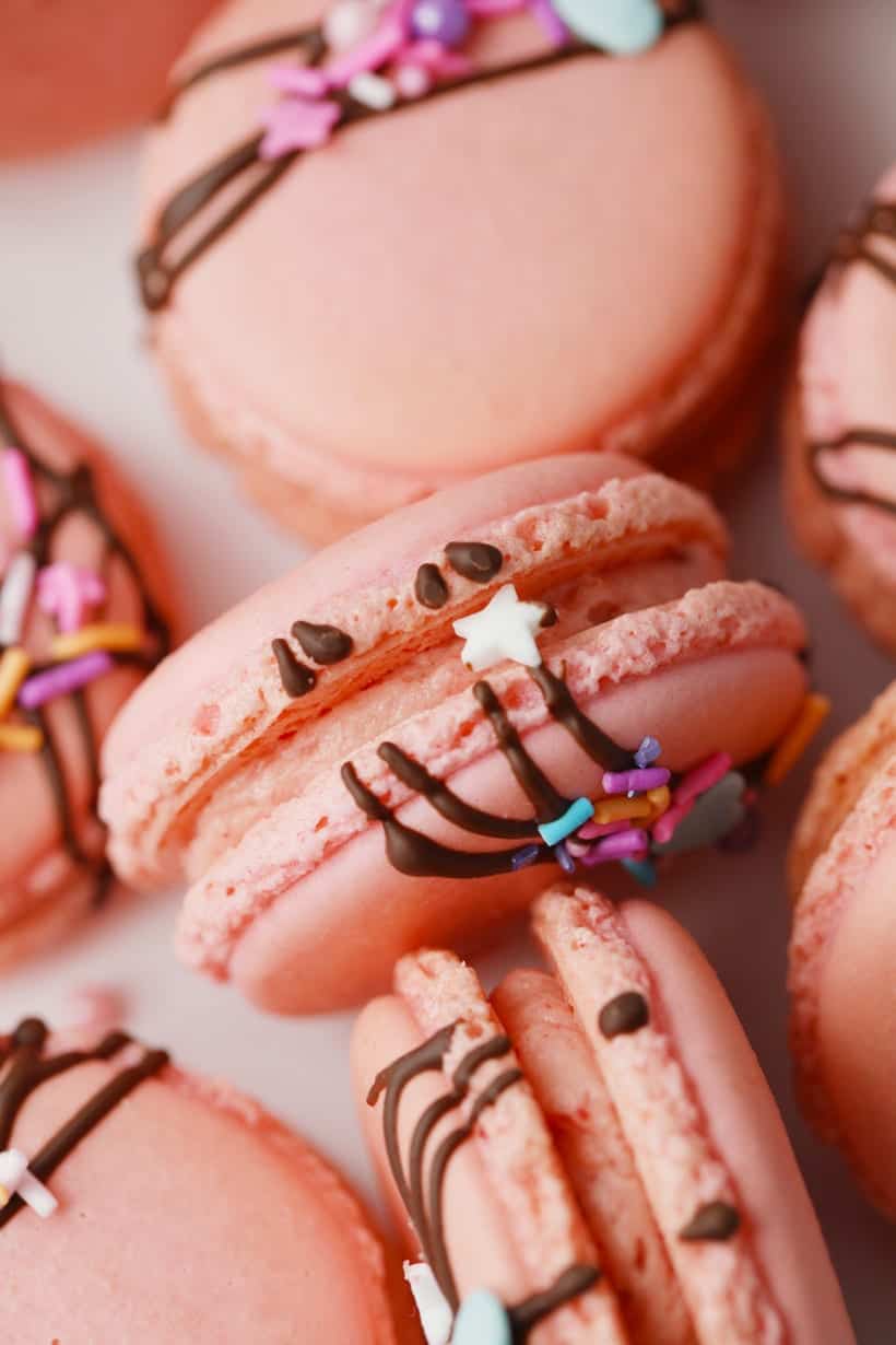 How to make strawberry French macarons