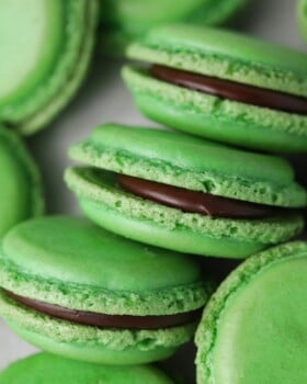 The best chocolate mint macarons recipe