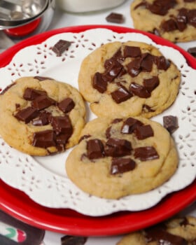 Soft Chewy Chocolate Chip Cookies