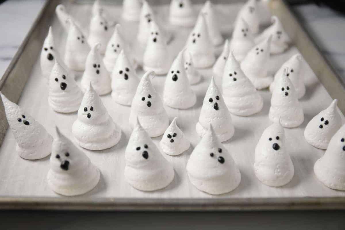 Easy meringue ghost cake