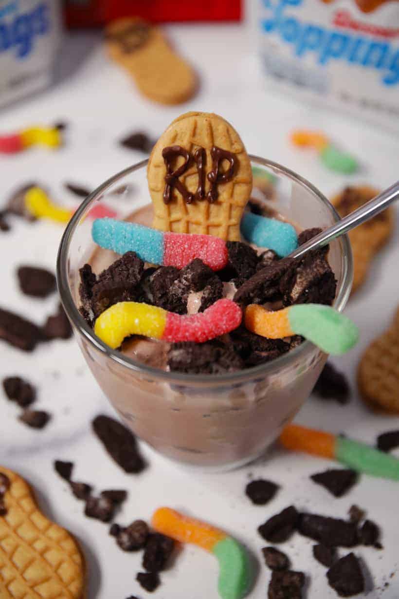 Halloween ice cream dirt cups