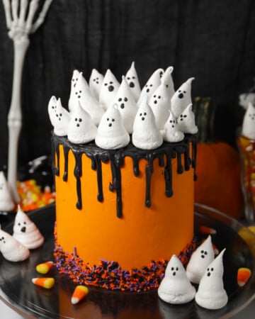 Meringue ghosts halloween cake