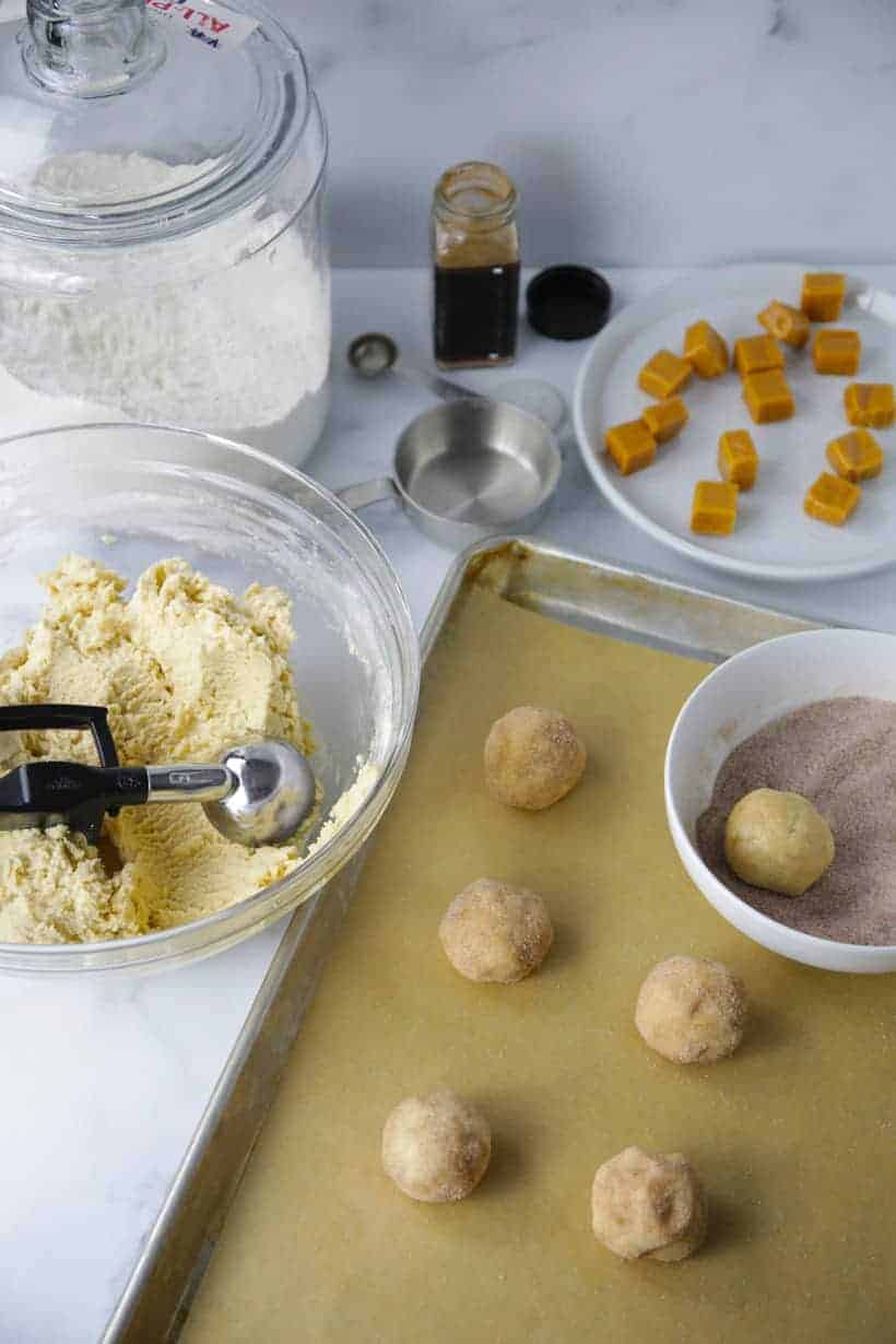 Snickerdoodle cookies with caramel inside