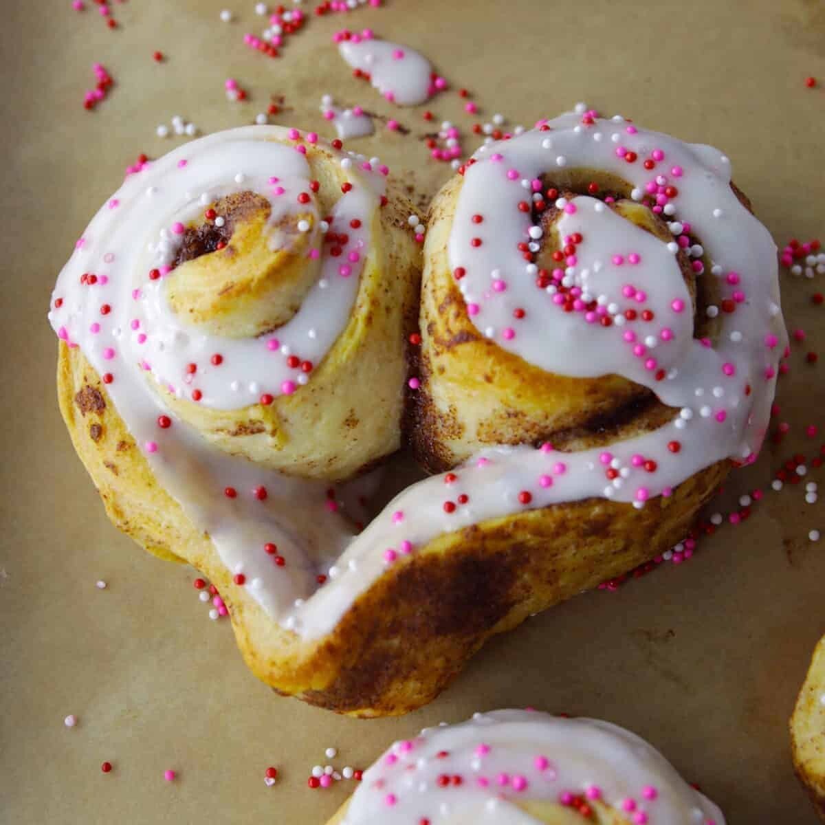 Valentine heart cinnamon rolls
